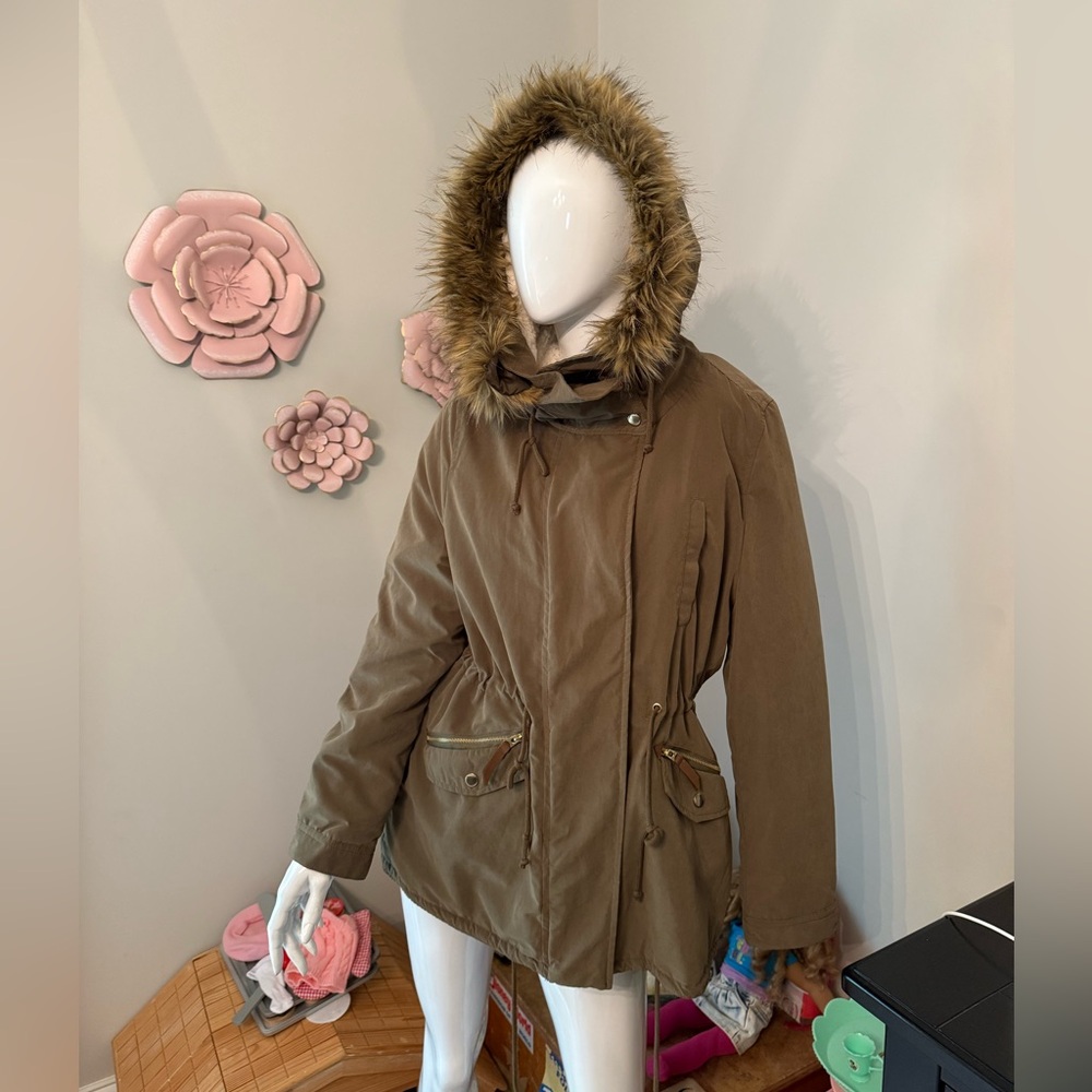 Love Tree Olive Utility Jacket with Fur Hood